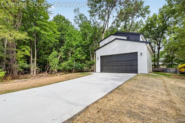 33724 Barrington Street, Westland, MI 48186