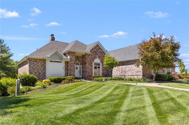 52 Moorings Drive, Lake St Louis, MO 63367