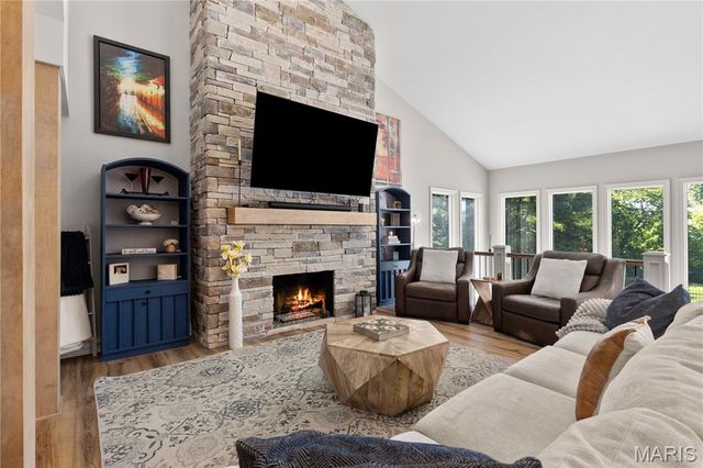 52 Moorings Drive, Lake St Louis, MO 63367