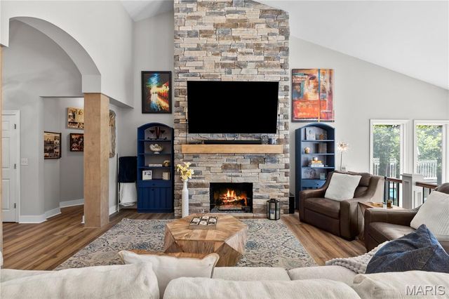 52 Moorings Drive, Lake St Louis, MO 63367