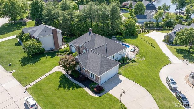 52 Moorings Drive, Lake St Louis, MO 63367
