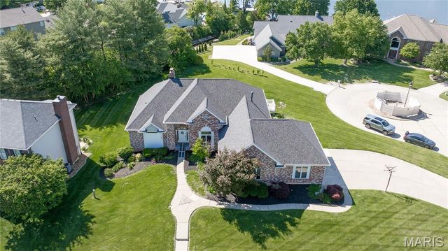 52 Moorings Drive, Lake St Louis, MO 63367