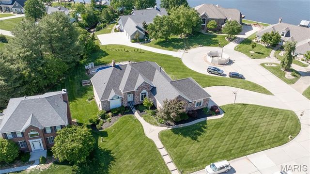 52 Moorings Drive, Lake St Louis, MO 63367