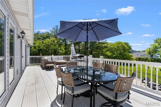 52 Moorings Drive, Lake St Louis, MO 63367