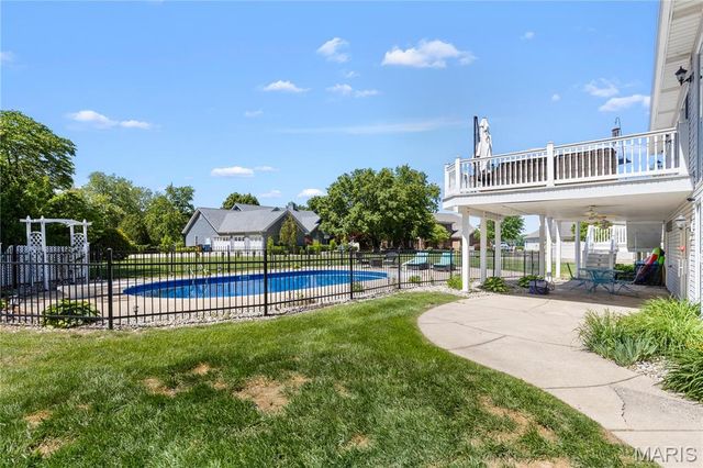52 Moorings Drive, Lake St Louis, MO 63367