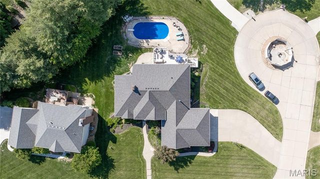 52 Moorings Drive, Lake St Louis, MO 63367