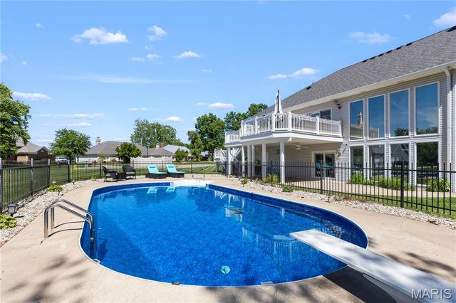 52 Moorings Drive, Lake St Louis, MO 63367