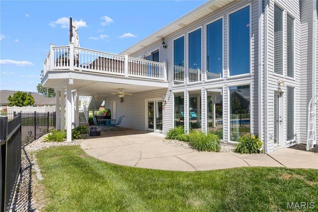 52 Moorings Drive, Lake St Louis, MO 63367
