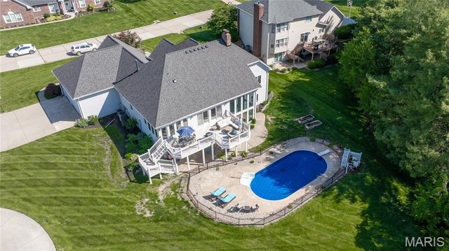 52 Moorings Drive, Lake St Louis, MO 63367