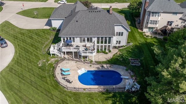52 Moorings Drive, Lake St Louis, MO 63367