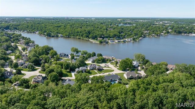 52 Moorings Drive, Lake St Louis, MO 63367