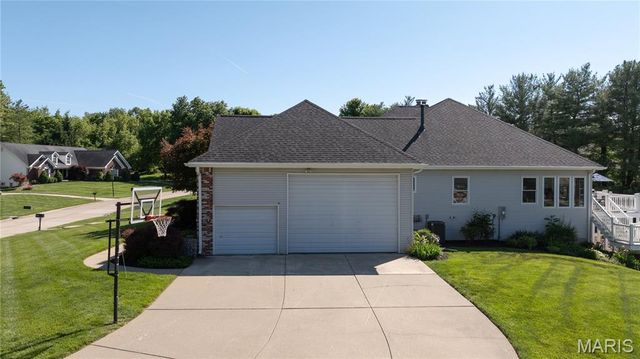 52 Moorings Drive, Lake St Louis, MO 63367
