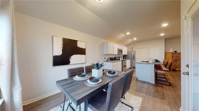 8033 SE 6th Terrace, Blue Springs, MO 64014