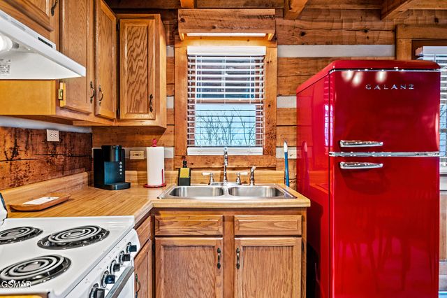 3479 Twin City Way, Pigeon Forge, TN 37863