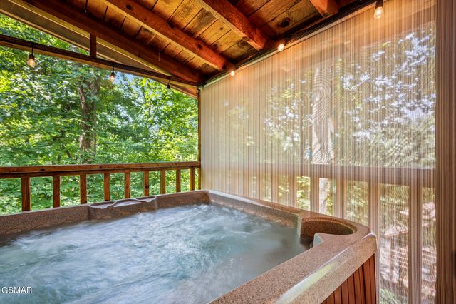 3479 Twin City Way, Pigeon Forge, TN 37863