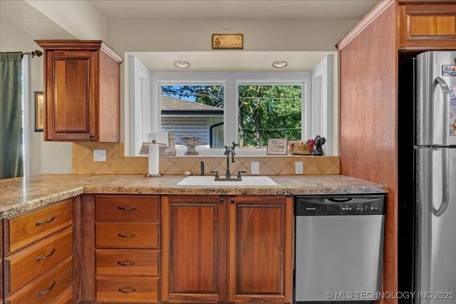 1527 E 50th Street, Tulsa, OK 74105