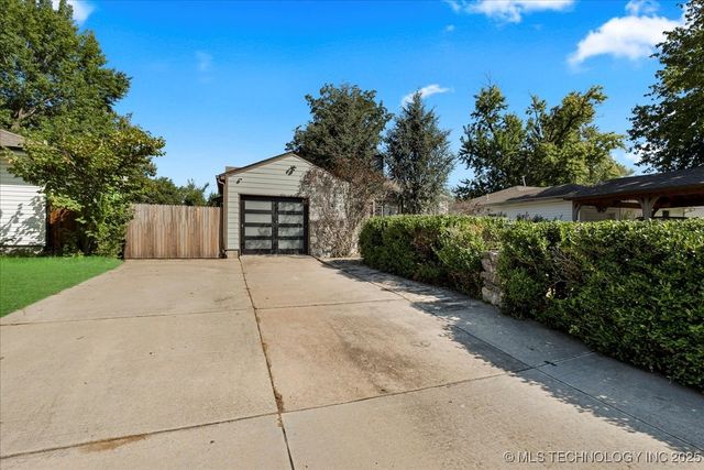 1527 E 50th Street, Tulsa, OK 74105