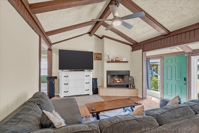 1527 E 50th Street, Tulsa, OK 74105