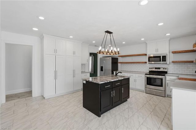 956 Calypso LN, Virginia Beach, VA 23451