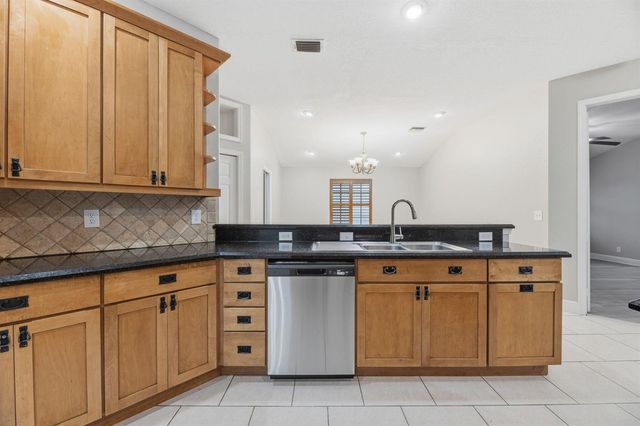15731 85th Road N, Loxahatchee, FL 33470