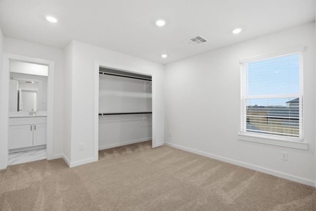 2403 Outpost Canyon Drive, Iowa Colony, TX 77583
