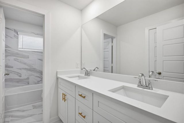 2403 Outpost Canyon Drive, Iowa Colony, TX 77583