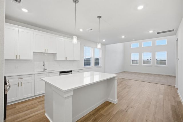 2403 Outpost Canyon Drive, Iowa Colony, TX 77583