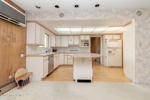 7030 Hickory Ridge Road, Sylvania, OH 43560