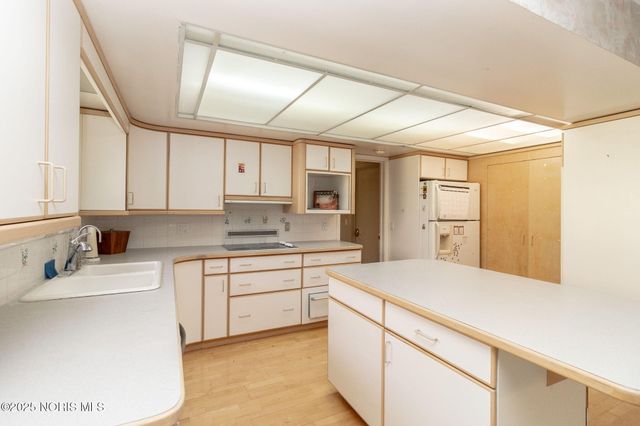 7030 Hickory Ridge Road, Sylvania, OH 43560