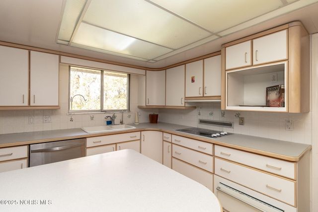 7030 Hickory Ridge Road, Sylvania, OH 43560