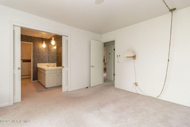 7030 Hickory Ridge Road, Sylvania, OH 43560