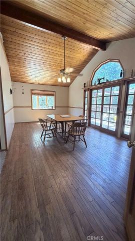 635 Acacia Dr, Crestline, CA 92325