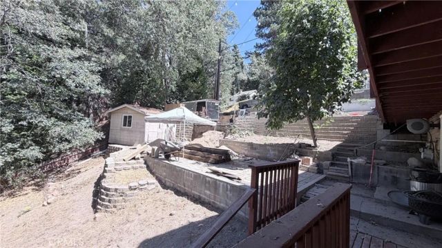 635 Acacia Dr, Crestline, CA 92325