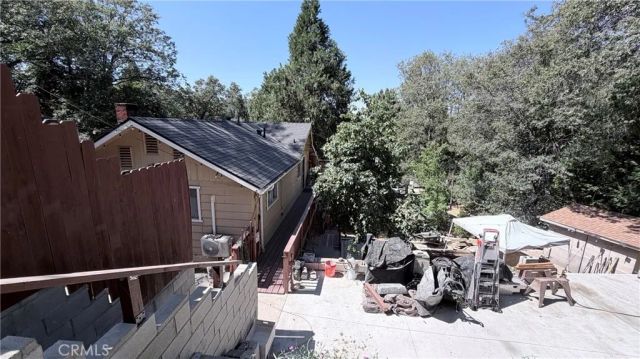 635 Acacia Dr, Crestline, CA 92325