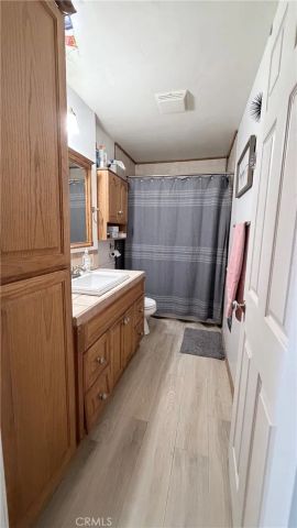 635 Acacia Dr, Crestline, CA 92325