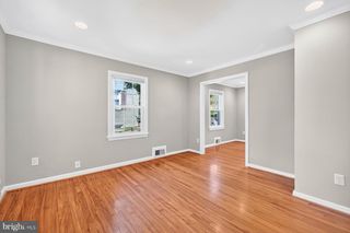 2706 FARMINGTON DR, Alexandria, VA 22303