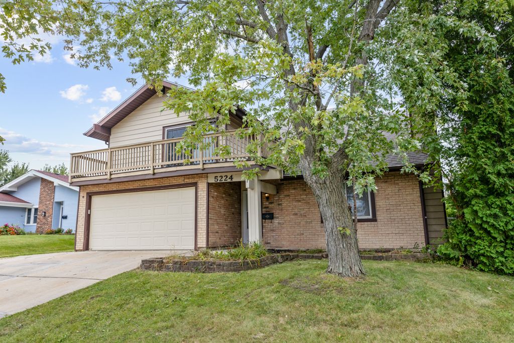 5224 Arlington Circle, Hanover Park, IL 60133 — photo 2