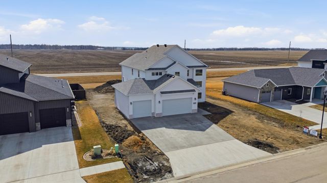 1572 75th Avenue S, Fargo, ND 58104