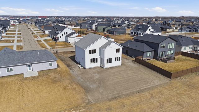 1572 75th Avenue S, Fargo, ND 58104