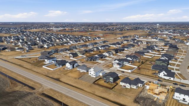 1572 75th Avenue S, Fargo, ND 58104