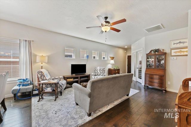 4638 N Bright Angel, Meridian, ID 83646