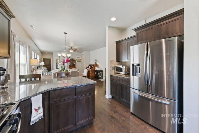 4638 N Bright Angel, Meridian, ID 83646