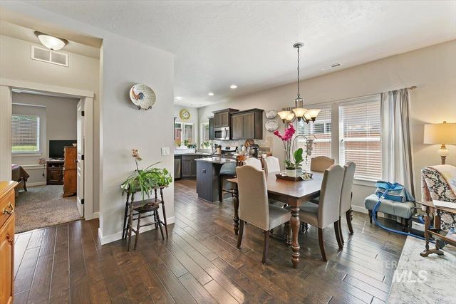 4638 N Bright Angel, Meridian, ID 83646