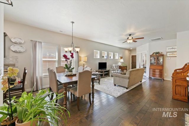 4638 N Bright Angel, Meridian, ID 83646