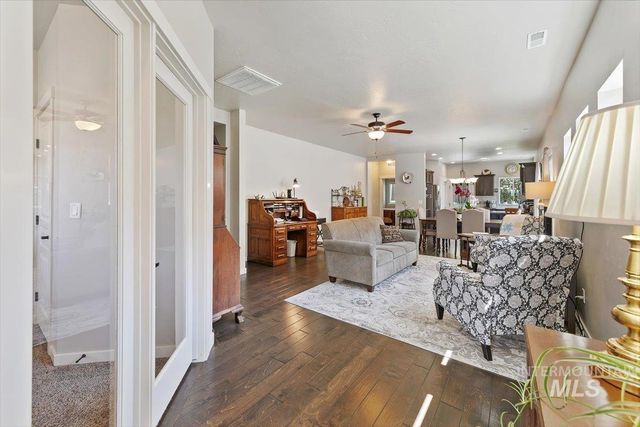 4638 N Bright Angel, Meridian, ID 83646