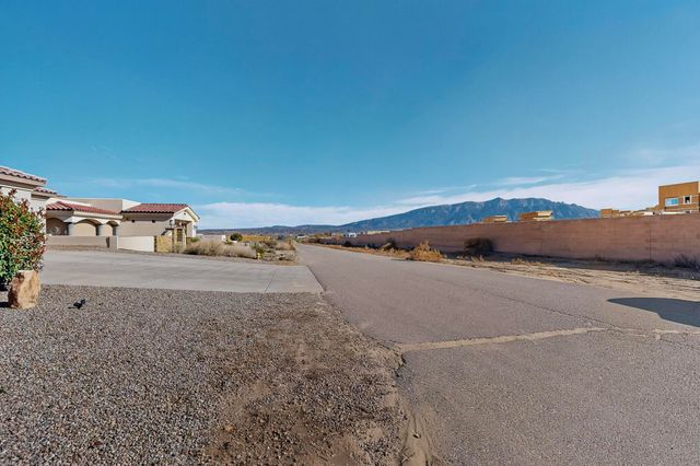 7201 Hapsburg Road NE, Rio Rancho, NM 87144