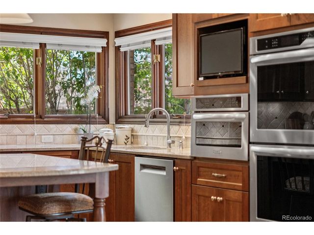 5860 S Quintero Cir, Centennial, CO 80015