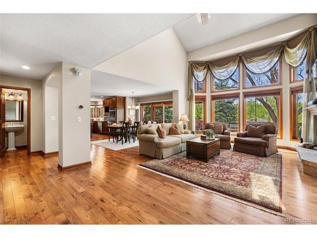 5860 S Quintero Cir, Centennial, CO 80015
