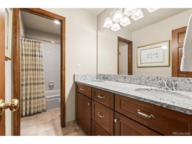 5860 S Quintero Cir, Centennial, CO 80015