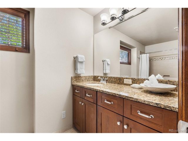 5860 S Quintero Cir, Centennial, CO 80015